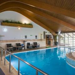 Hilton Cobham Indoor Pool Photo