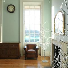 Clissold House - Hallway Photo