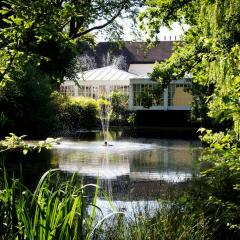 Mere Court Lake