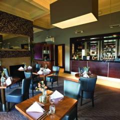 Bankend Bar and Brasserie Holiday Inn Dumfries Crichton Estate Dining Photo