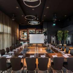 Lake Lounge