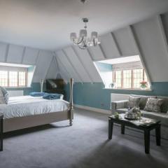 Deluxe Bedroom Photo