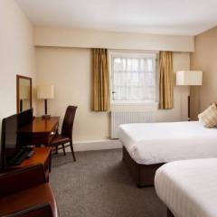 Twin Bedrooms at Mercure Perth Photo