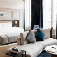 Signature Suite