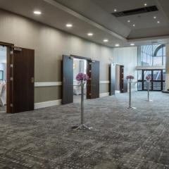 New Herford Suite Break out Area Photo