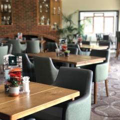 Bar and restaurant