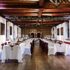 Tudor Banquet Photo