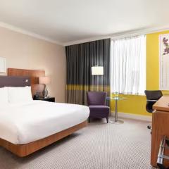 Queen Guest Room