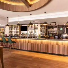 Bar and Lounge
