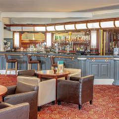Bar and Lounge