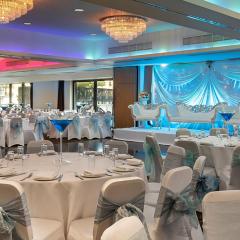Asian wedding in waterfront suite Photo