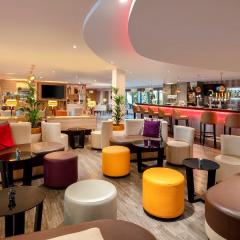 Bar & Lounge