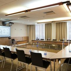 U-Shape Meeting Room Photo