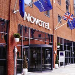 Novotel Manchester Centre Entrance Photo
