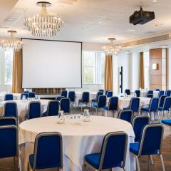Meeting Room - Cabaret Setup