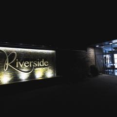 Riverside Lodge Hotel Entrance Photo