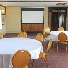 Gainsborough Cabaret Style with Projection Screen