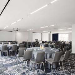 Stratford suite round tables Photo