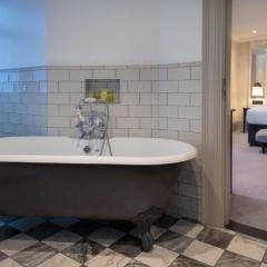 King Deluxe Room with Rolltop Bath