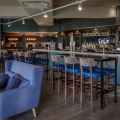 Garden Bar & Lounge