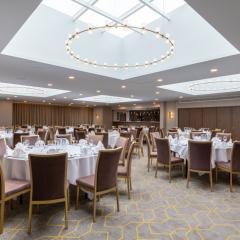 Lyttons Suite