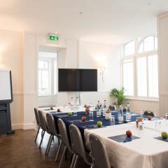 Marine room /middle section - Boardroom