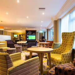 Bar and Lounge
