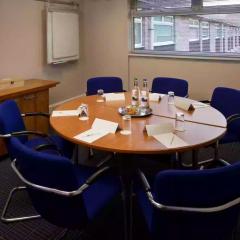 Syndicate Room