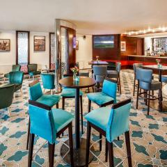 Hotel Bar and Lounge Photo