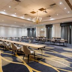 Collingtree Suite U-Shape
