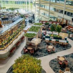 Hilton Open Plan Bar & Restaurant