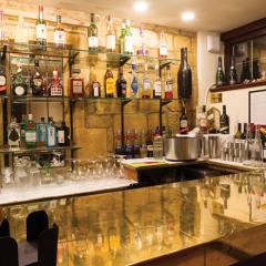 Manor Bar