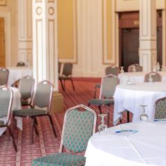 Cedar Suite Cabaret