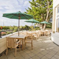 Outdoor Terrace Dining Photo