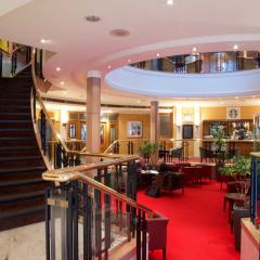 Lobby Lounge & Bar