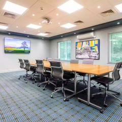 Murdoch Boardroom Setup