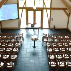 Oak Barn Theatre Style