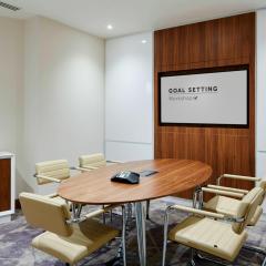 Touchdown 2 Meeting Room