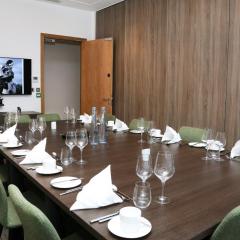 Aspects Syndicate Room Chestnut
