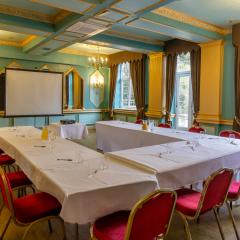 Meeting Room U-Shape Setup