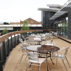 The Lounge Outdoor Terrace