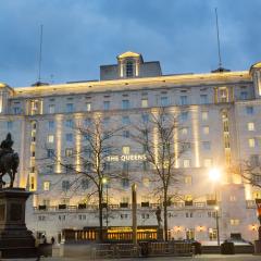 The Queens Hotel Photo