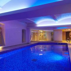 Luxury Swimming Pool Photo