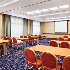 Pacific Suite - Sheraton Skyline Hotel