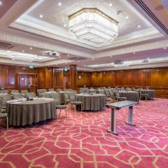 Connaught Suite - Radisson Blu Edwardian, Heathrow
