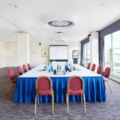 Perimeter Suite - Thistle London Heathrow Terminal 5
