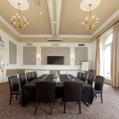 Lanchester - The Great Victoria Hotel