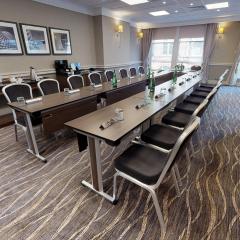 The Diamond Room - Macdonald Burlington Hotel