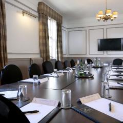 Delamere Suite - Macdonald New Blossoms Hotel
