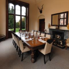 Sir Robert Peel Suite - Hawkesyard Estate